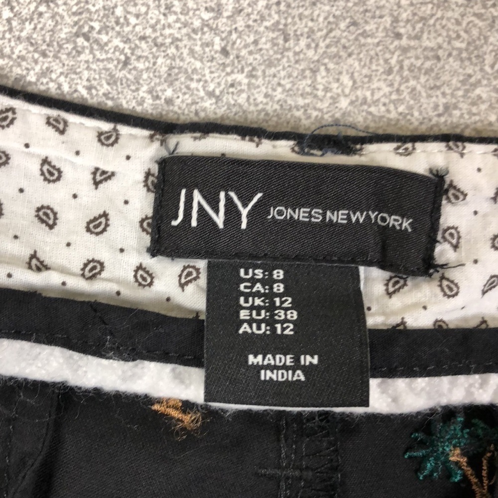 Jones New York Embroidered Palm Tree Shorts - Picture 5 of 10